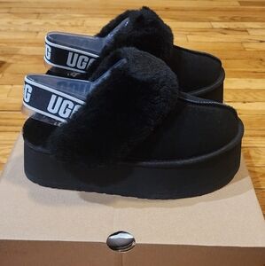 UGG Black Funkette Slippers Platform Size 8 Brand New